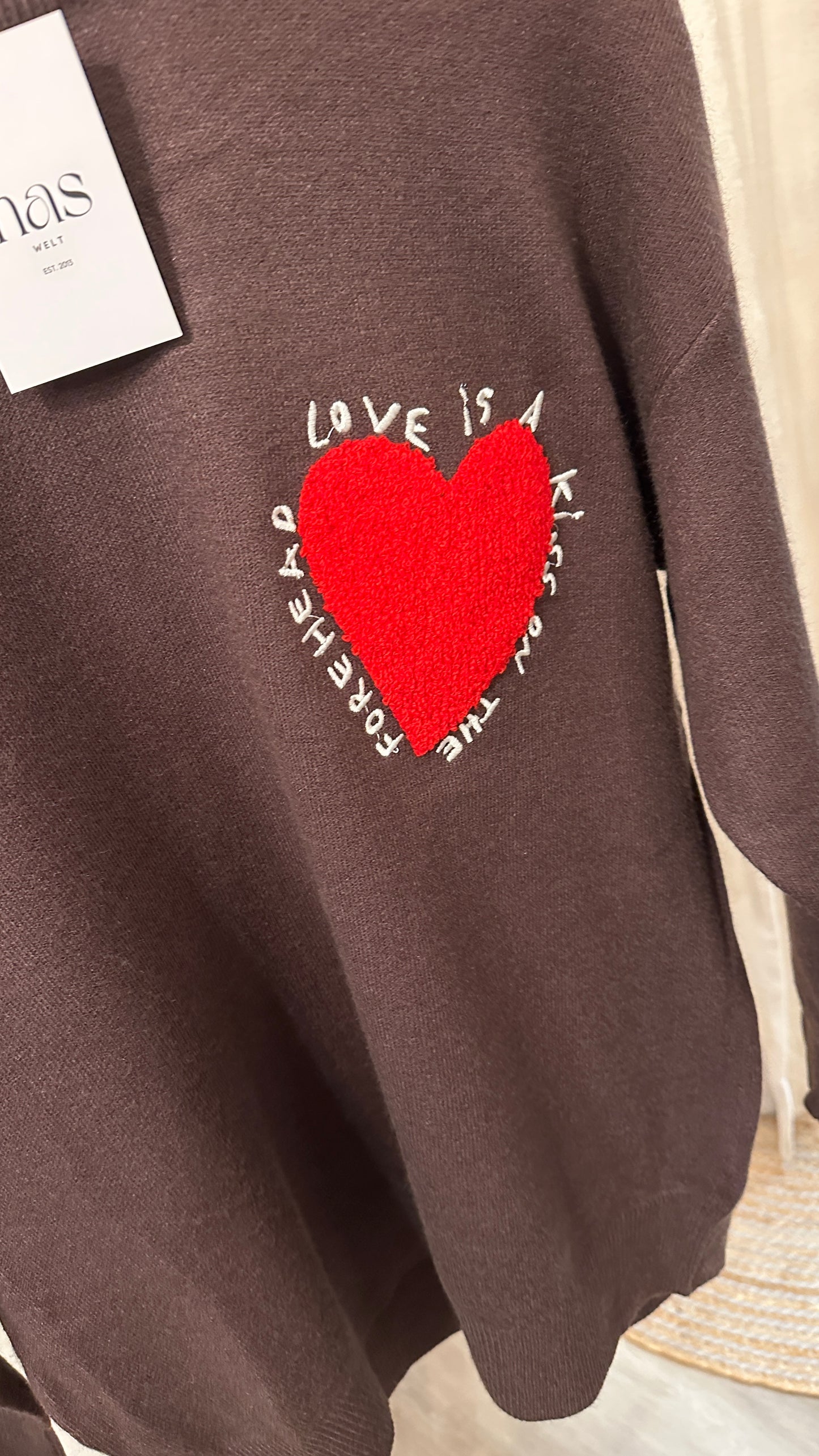 Love is a kiss Pullover