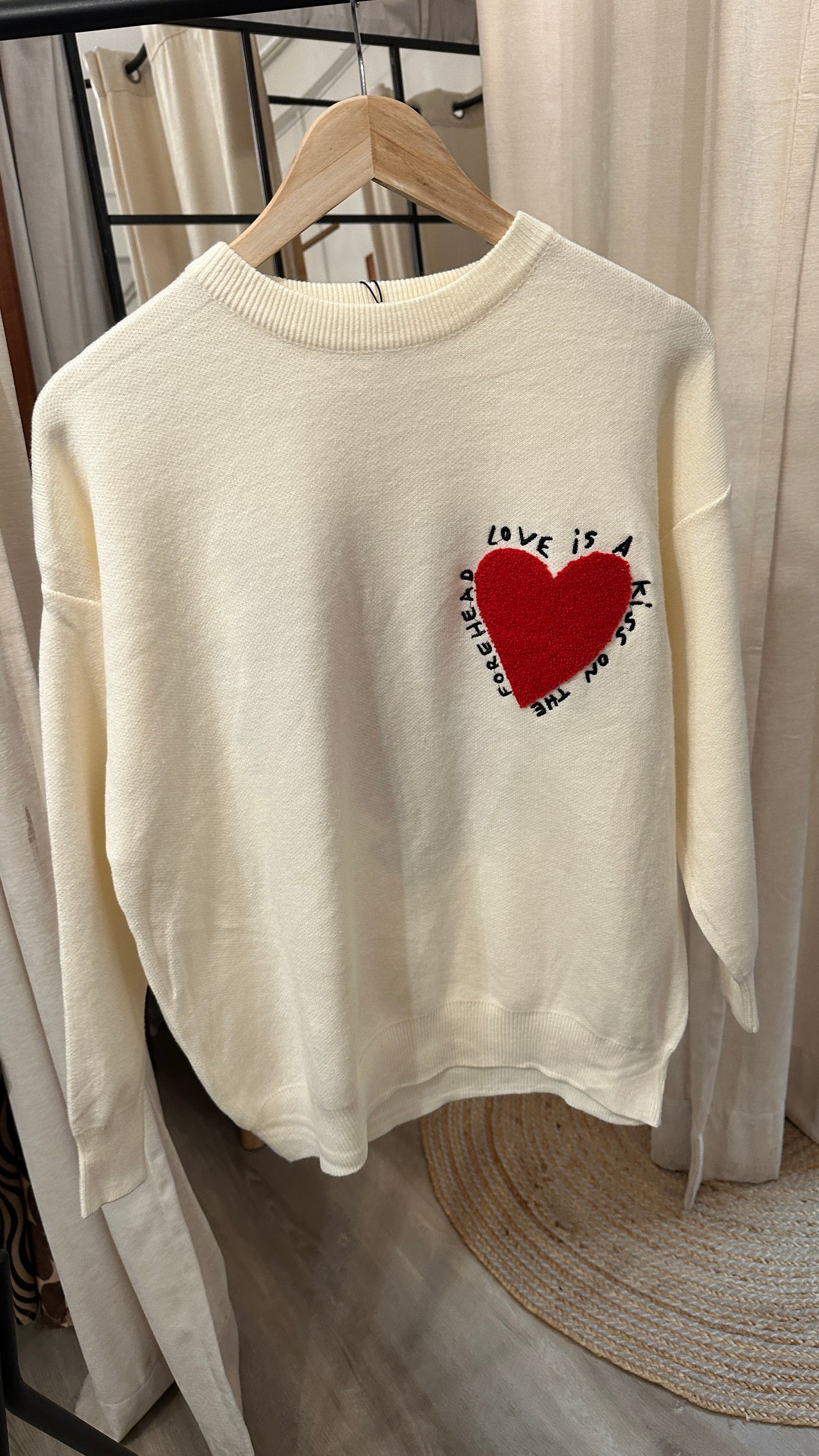 Love is a kiss Pullover