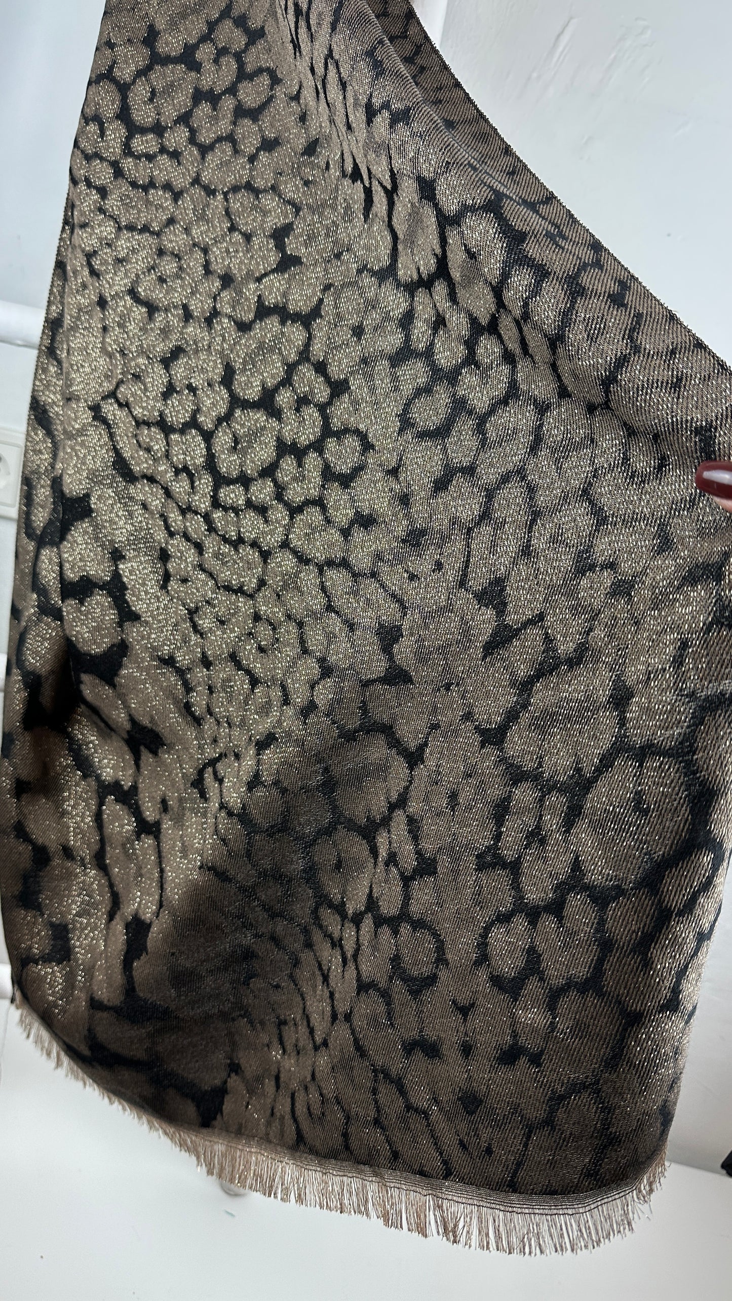 Schal Darkshimmer Leo