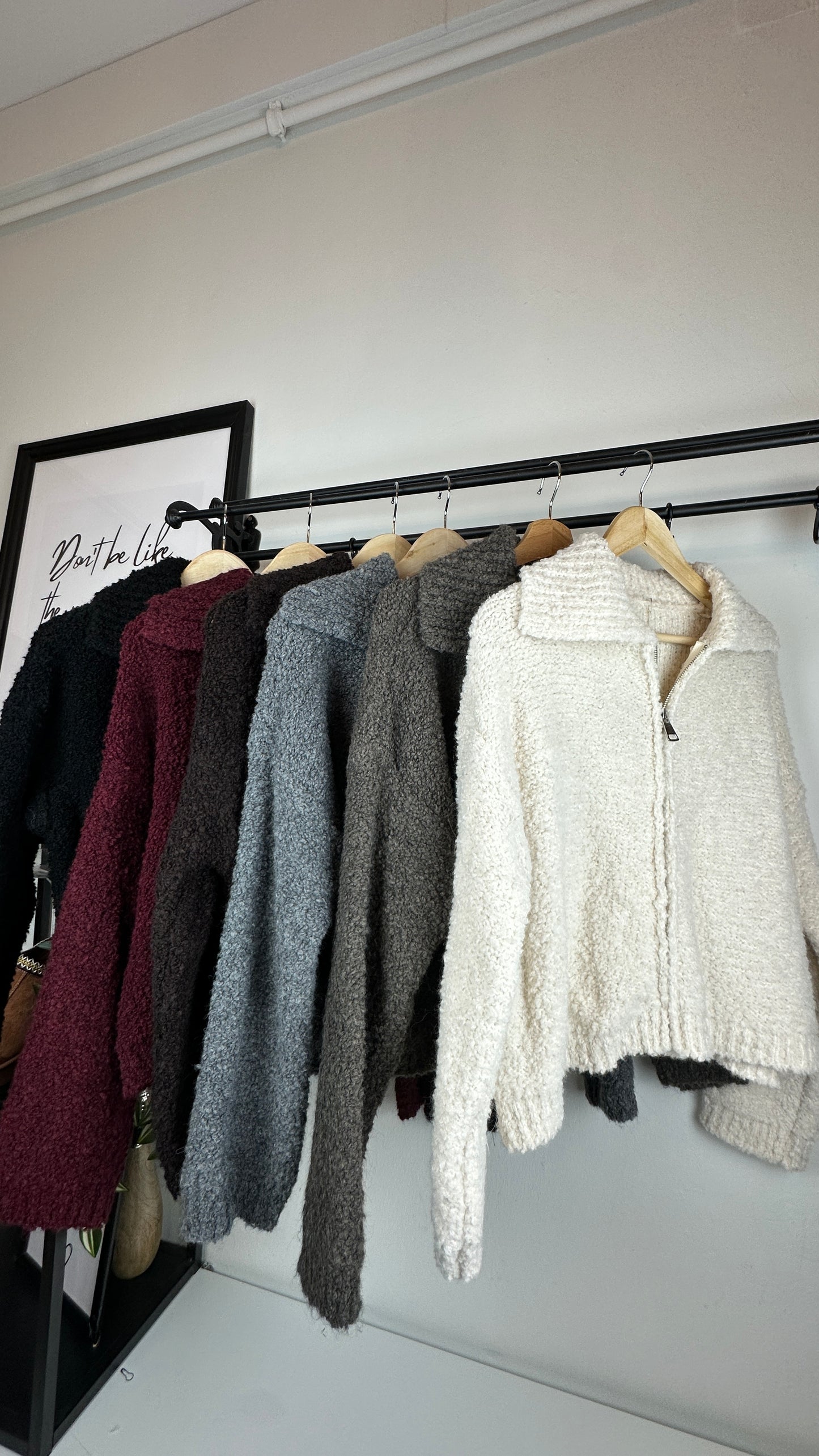Bouclè Strickjacke mit Kragen