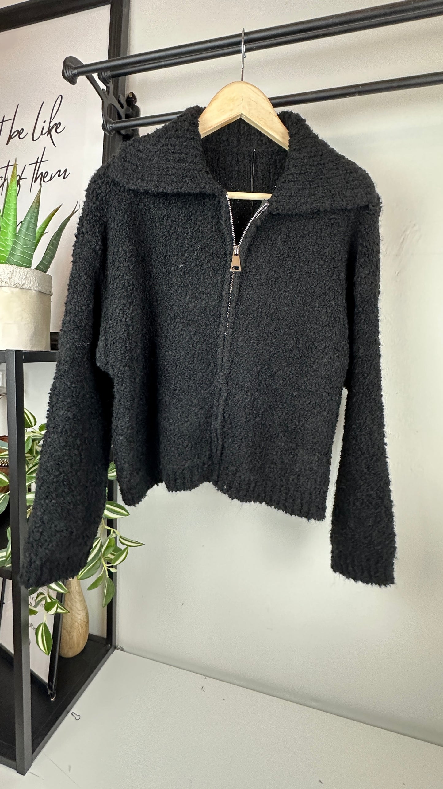 Bouclè Strickjacke mit Kragen