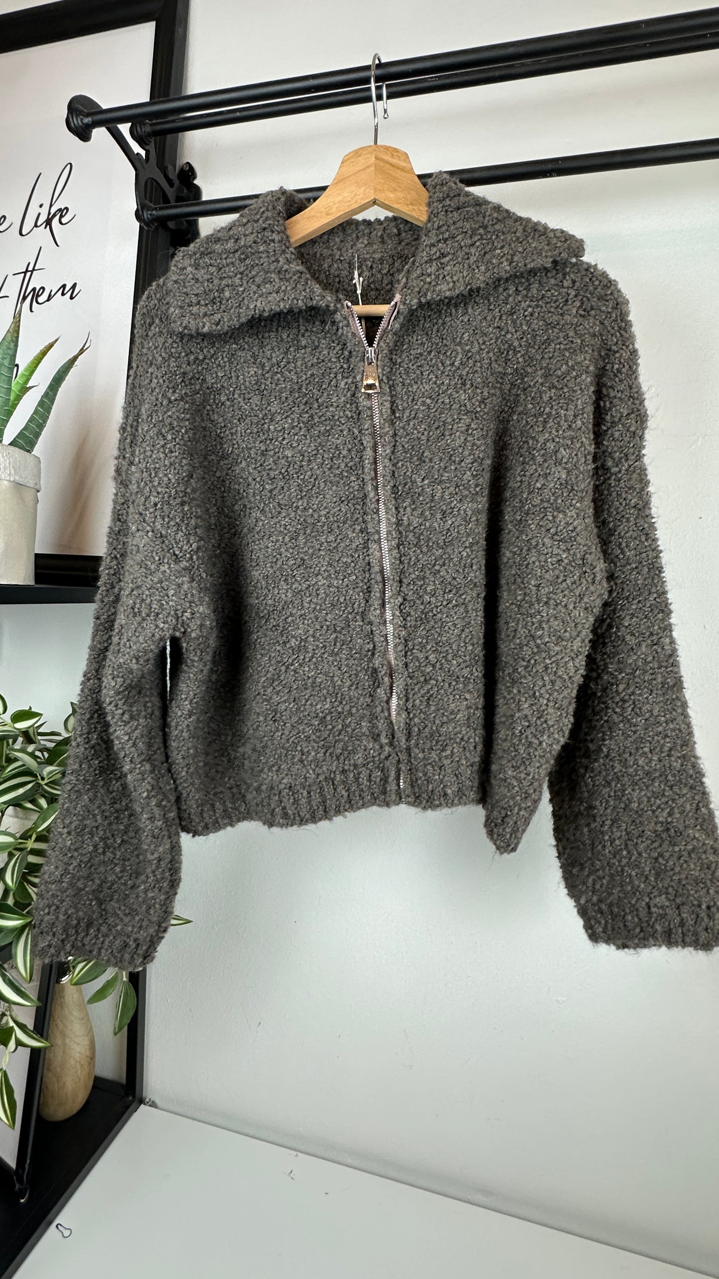 Bouclè Strickjacke mit Kragen