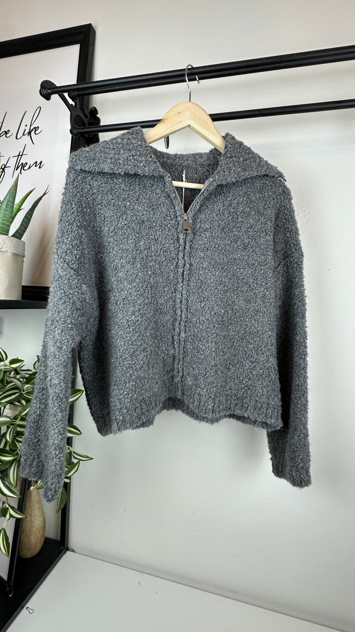 Bouclè Strickjacke mit Kragen