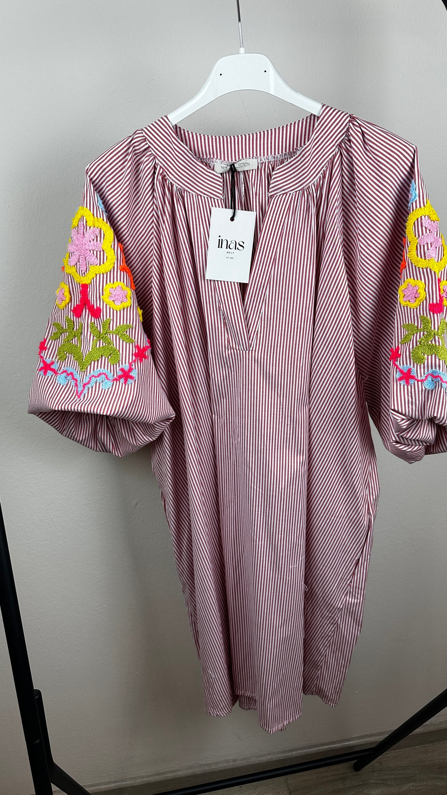 Kleid Jani mit Stickerei gestreift