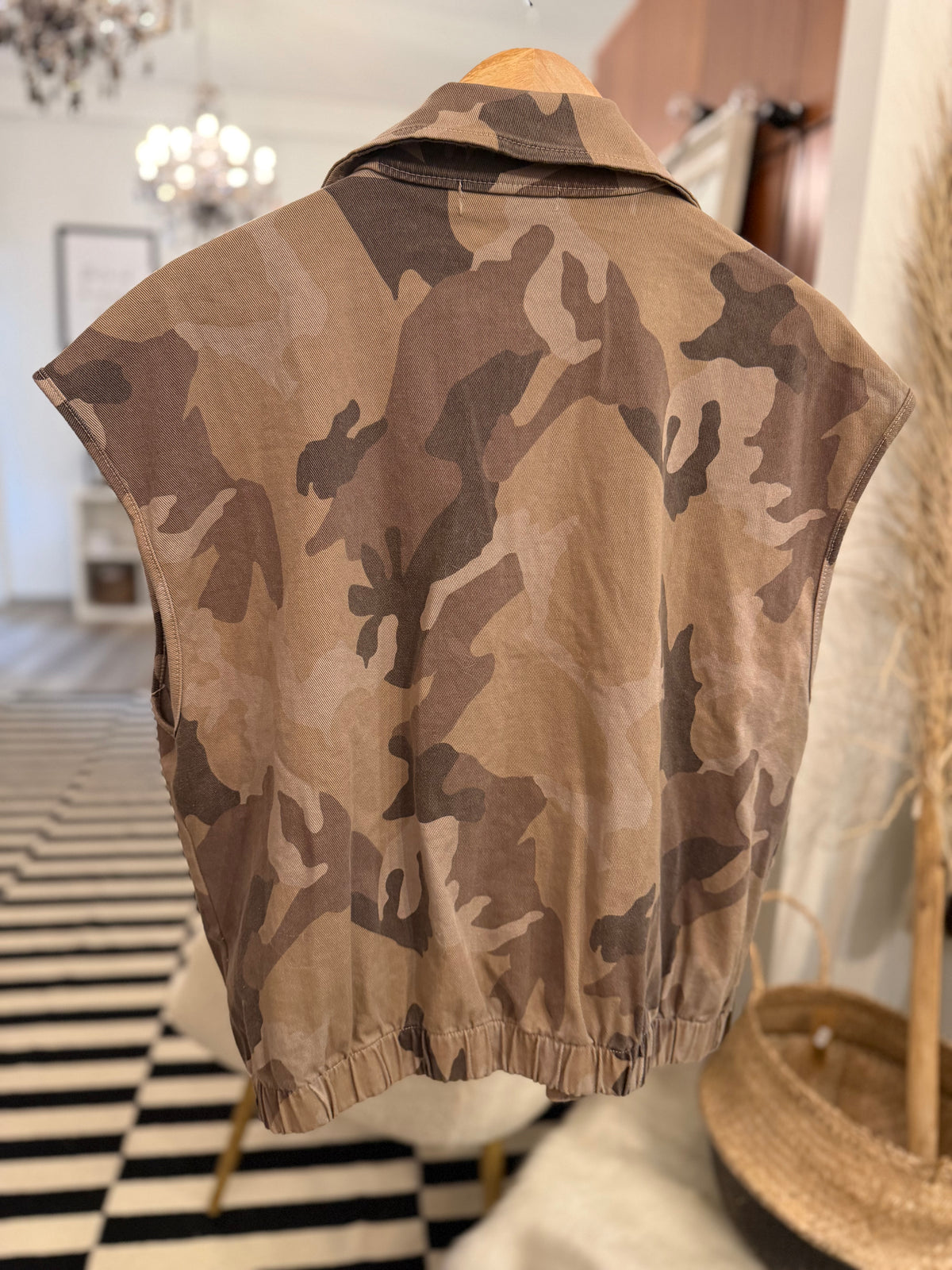 MARTA DU CHATEAU Camouflage Weste