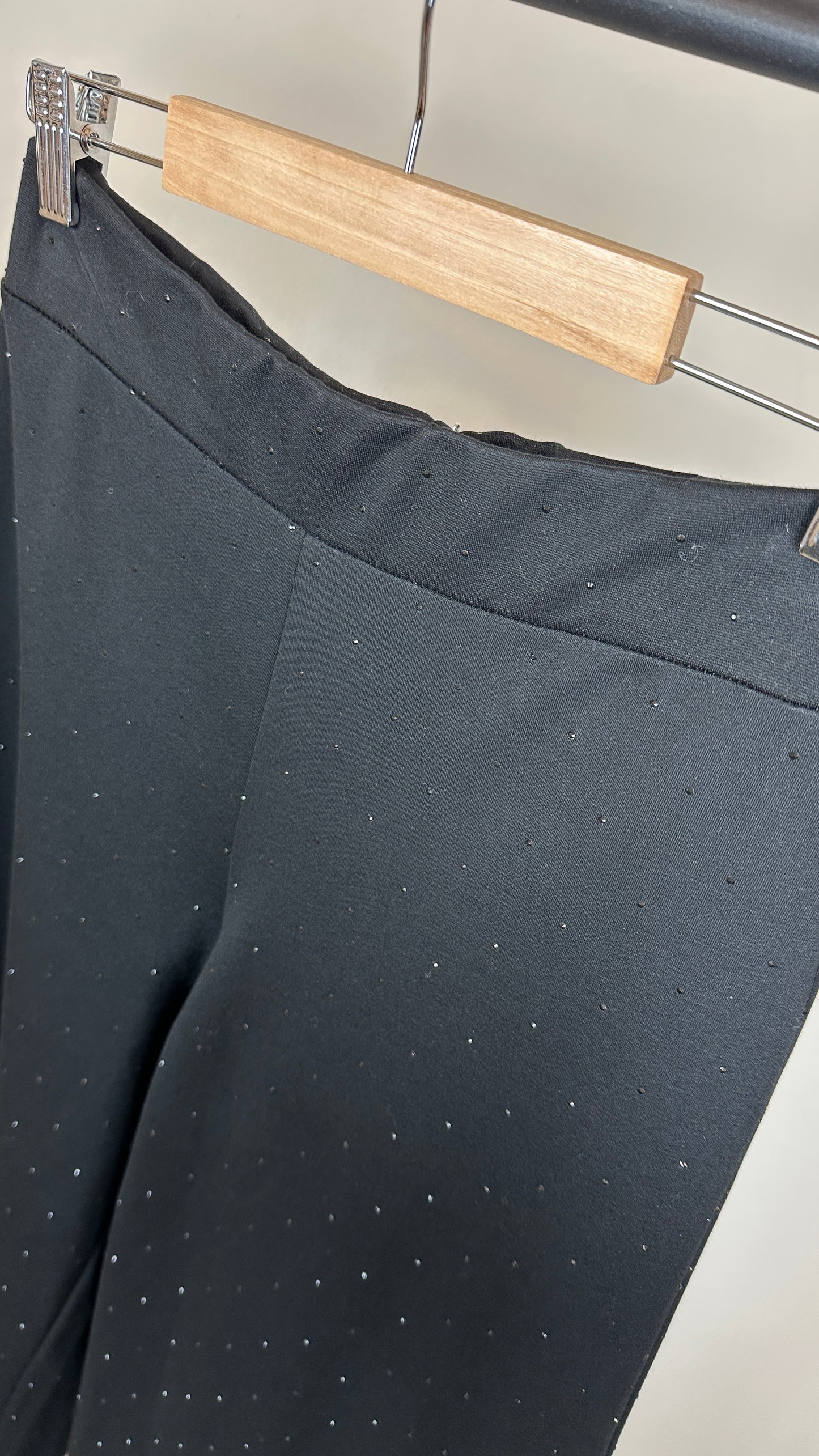 Marlenehose mit Steinchen