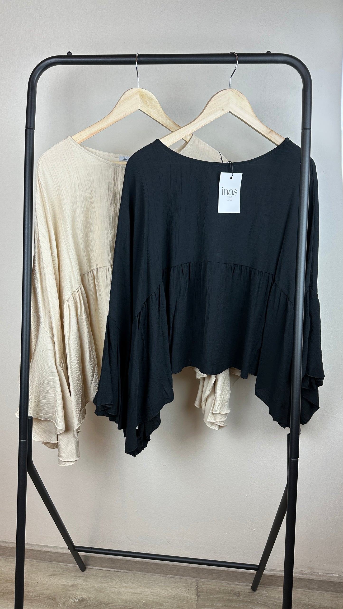 Kurze Volantbluse Sandy