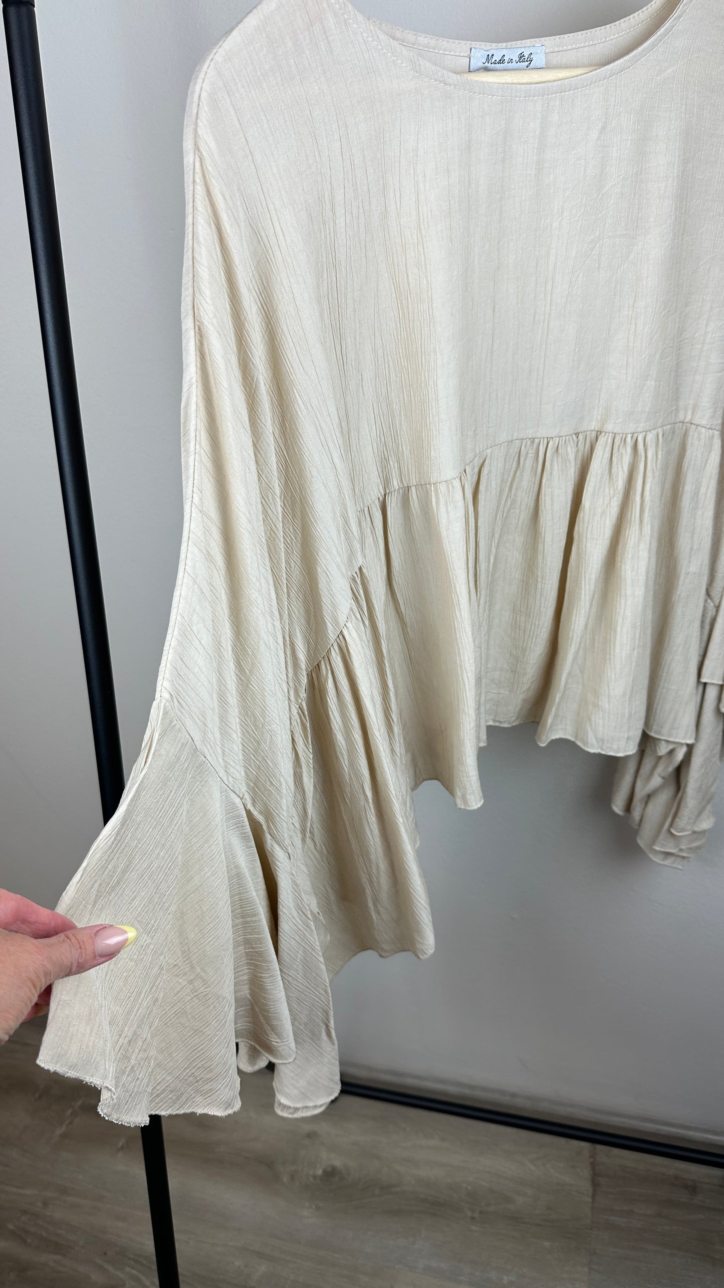Kurze Volantbluse Sandy