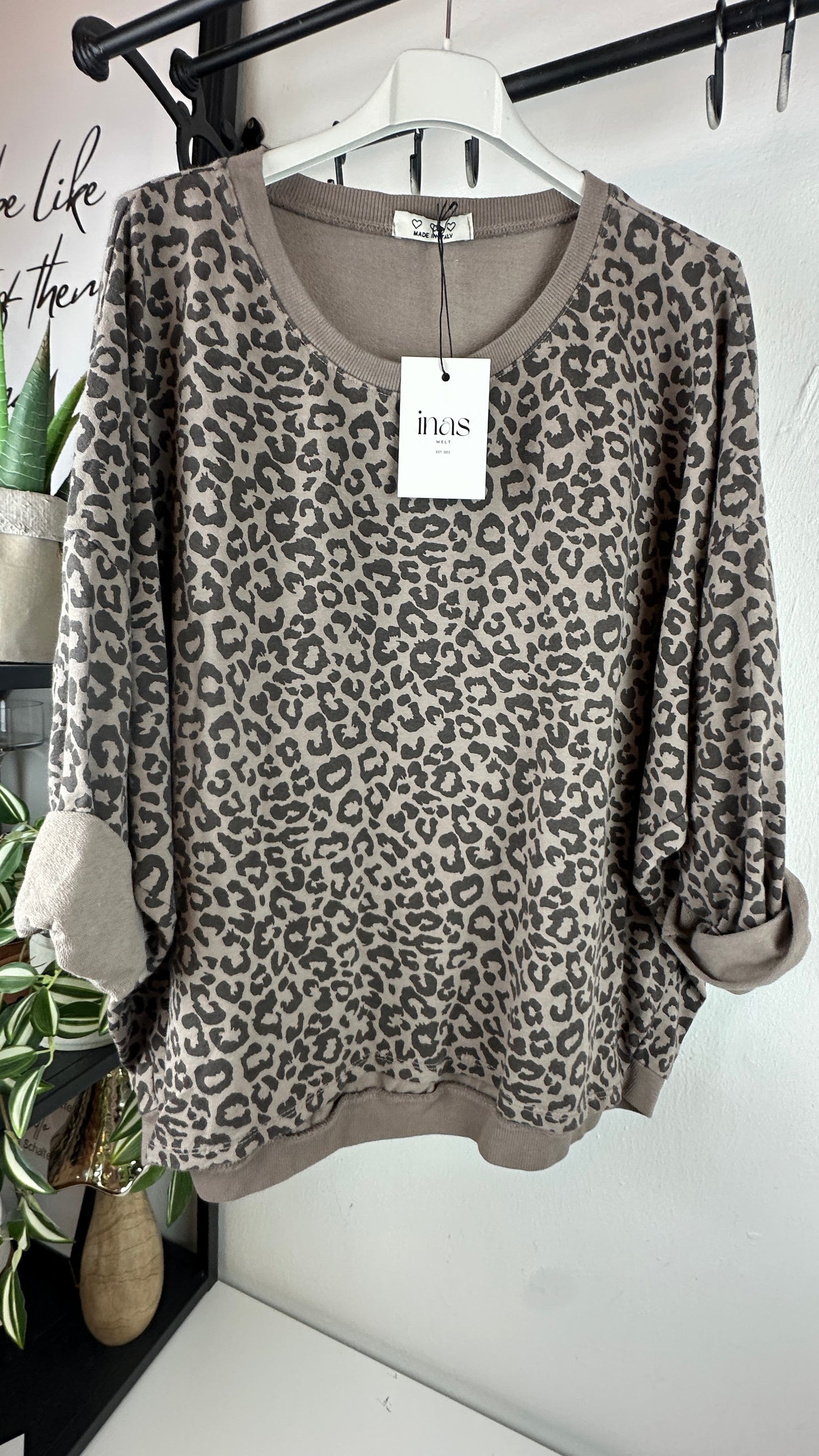 Leo Basic Sweaty