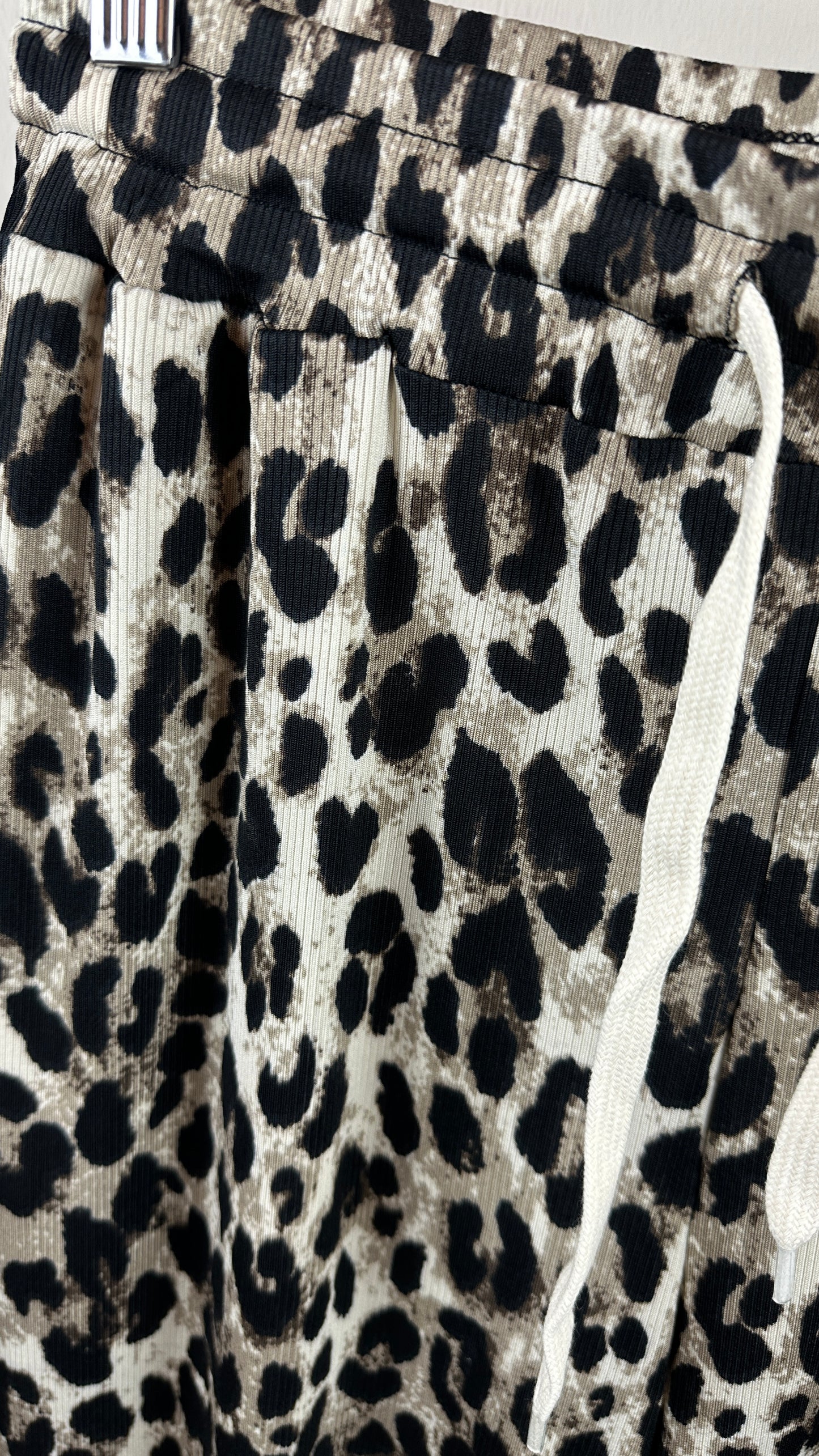 Leo Shirthose gerippt