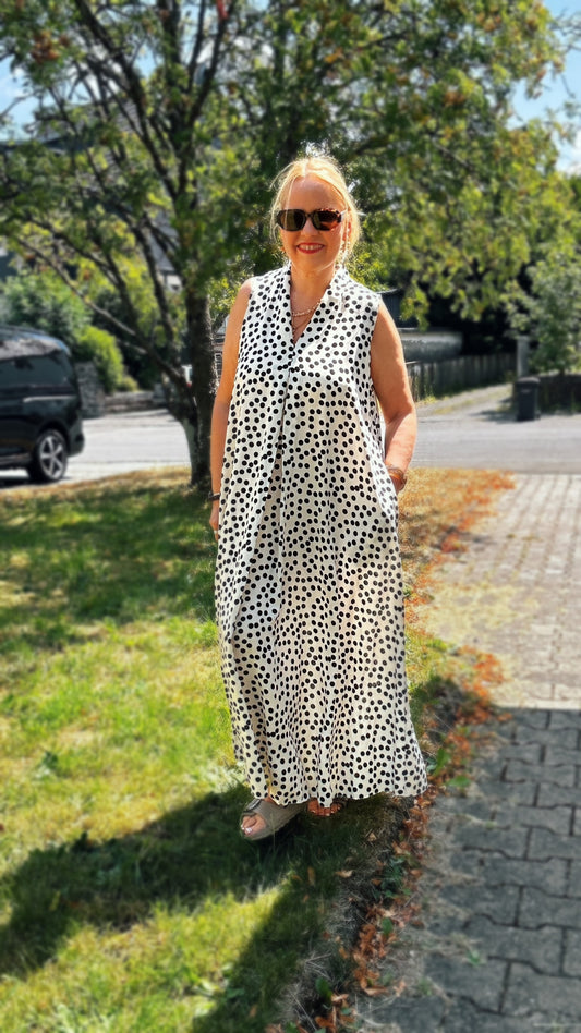 Sommerkleid mit Pünktchen