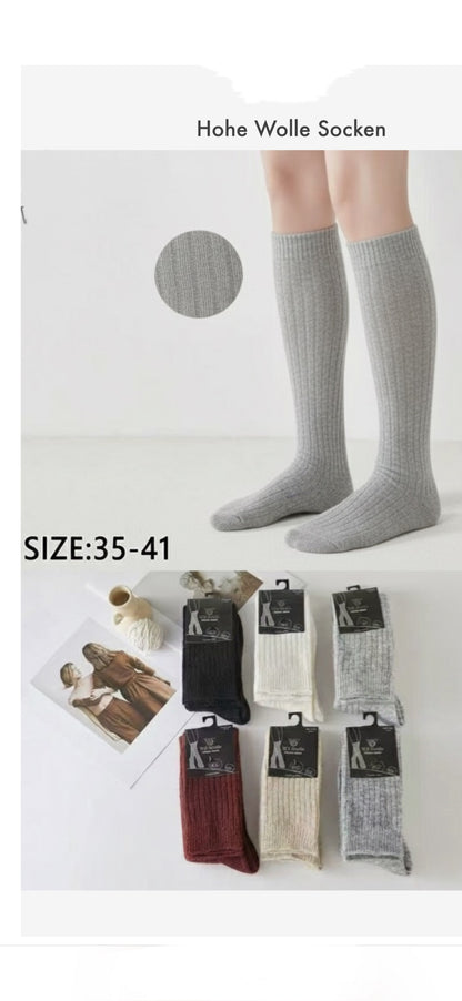 Hohe Wollsocken