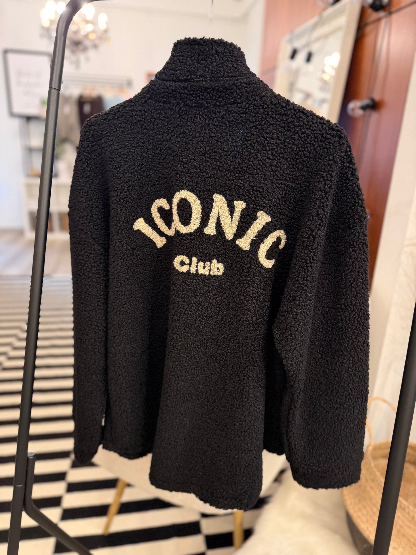 Teddy Hemdjacke ICONIC Club