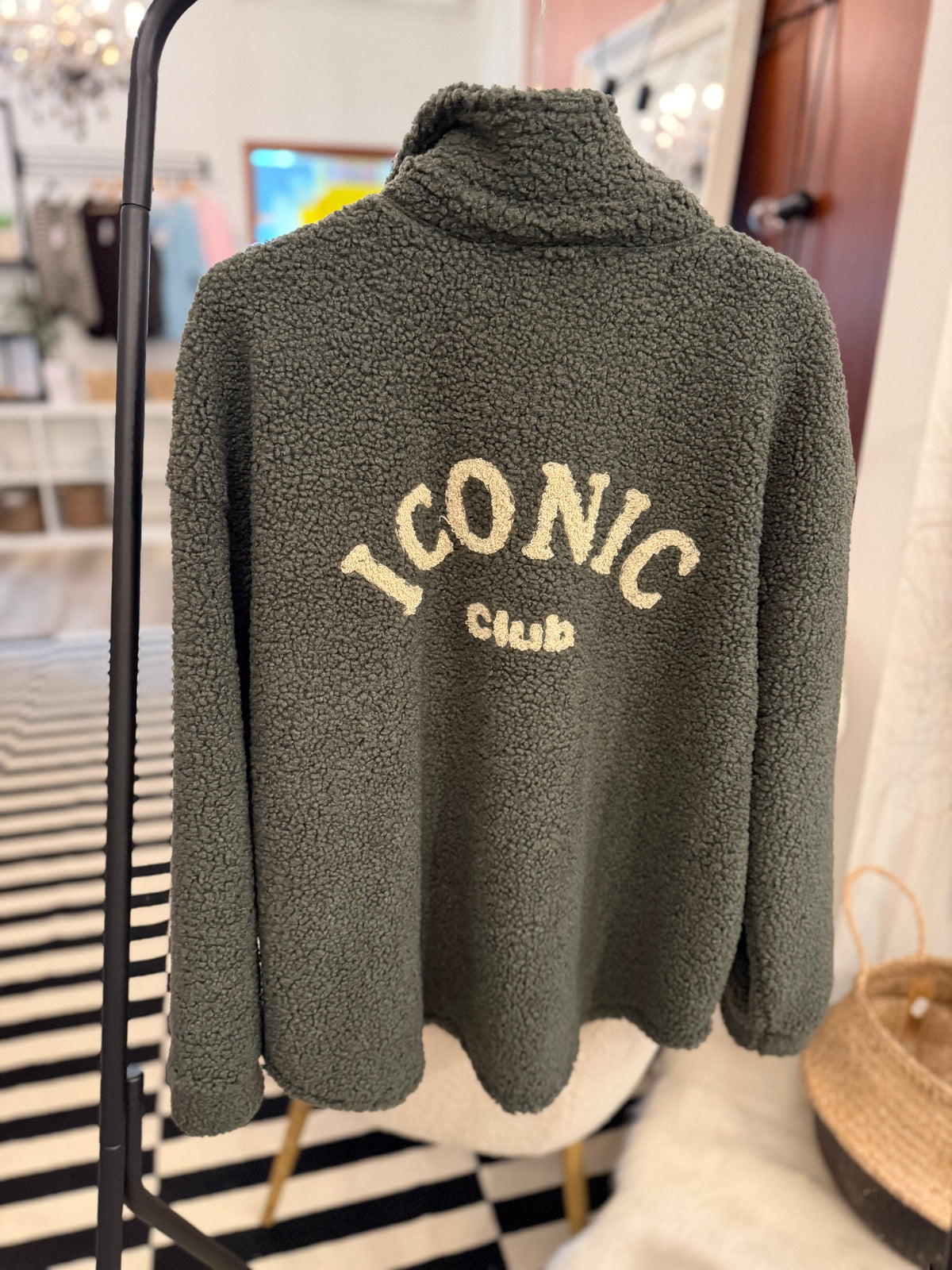 Teddy Hemdjacke ICONIC Club