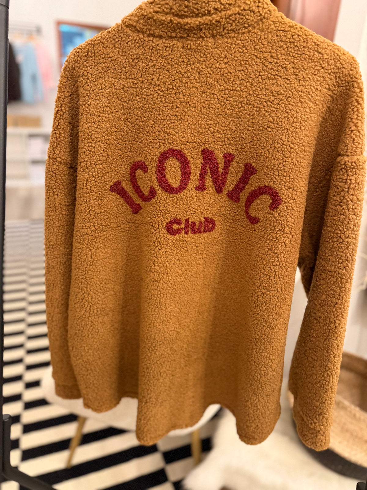 Teddy Hemdjacke ICONIC Club