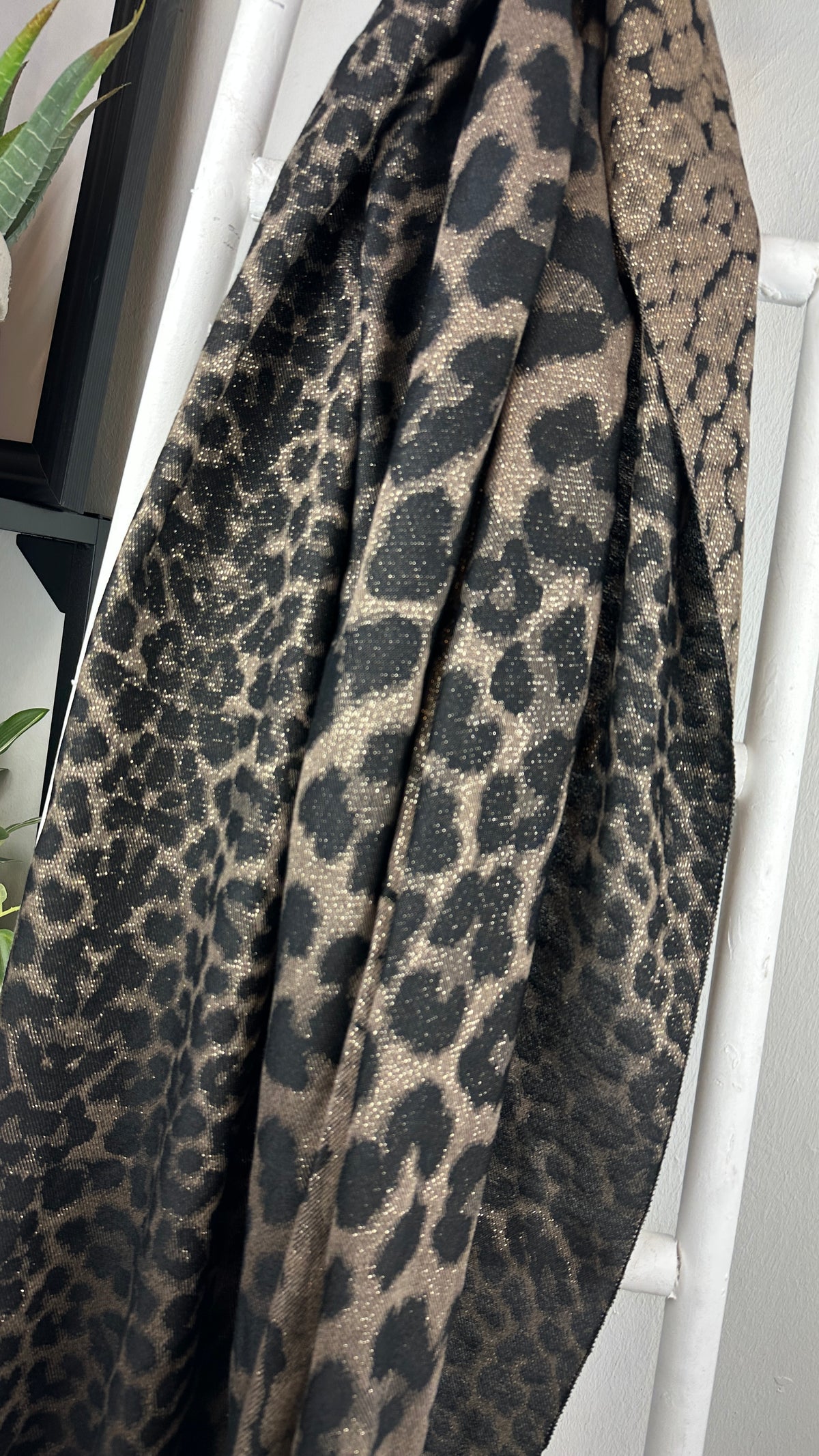 Schal Darkshimmer Leo