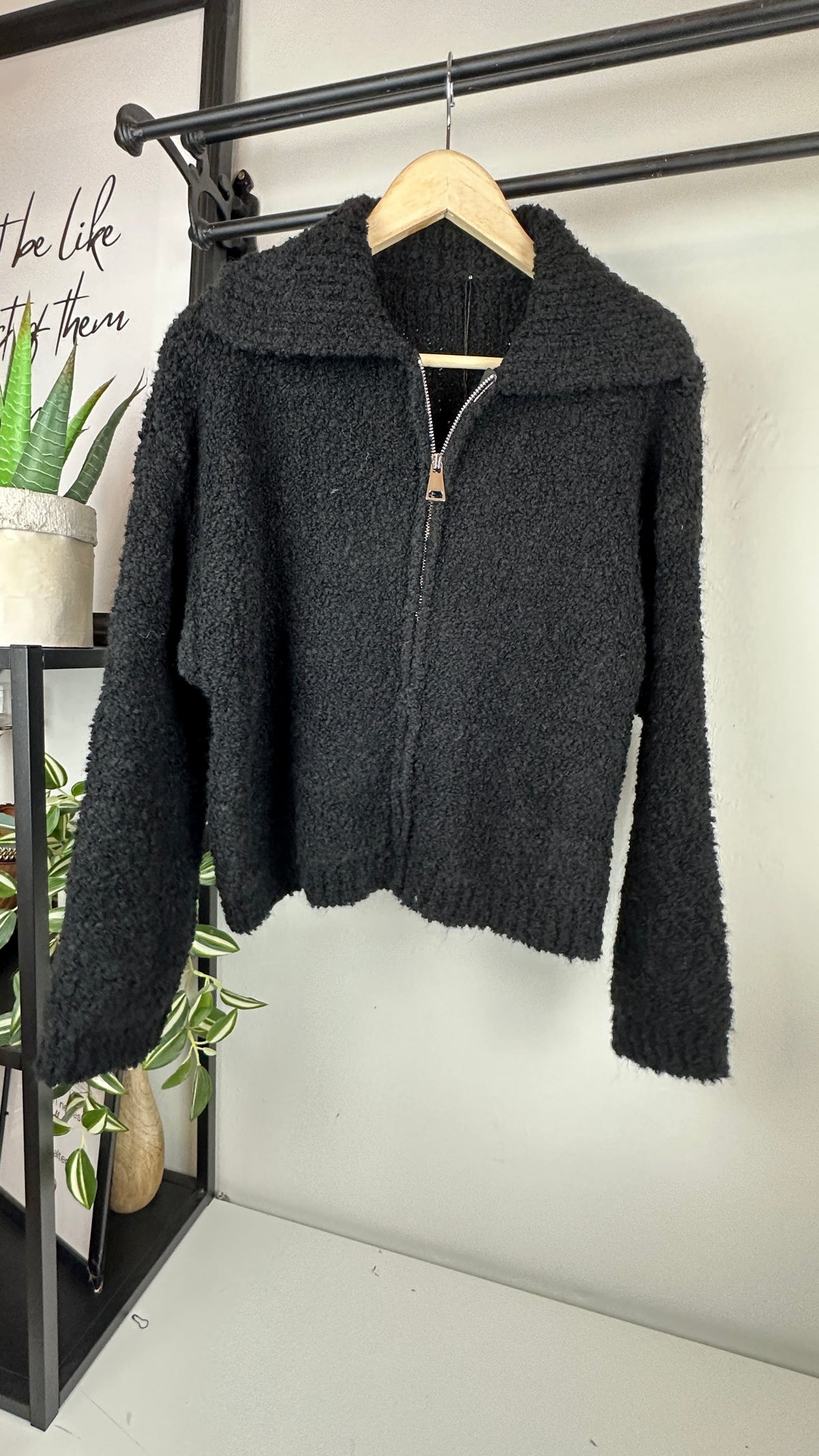 Bouclè Strickjacke mit Kragen