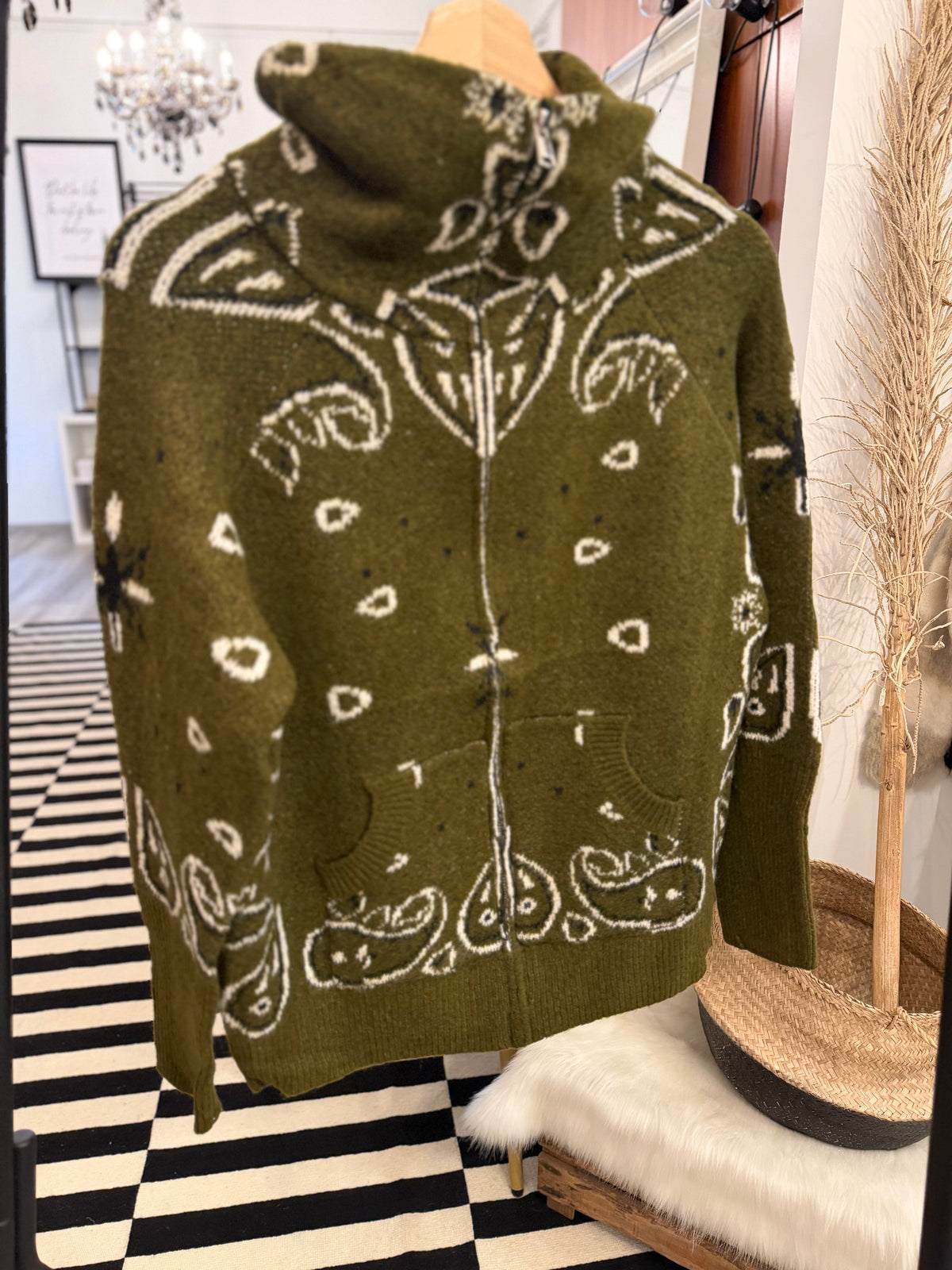 Cardigan Bandana