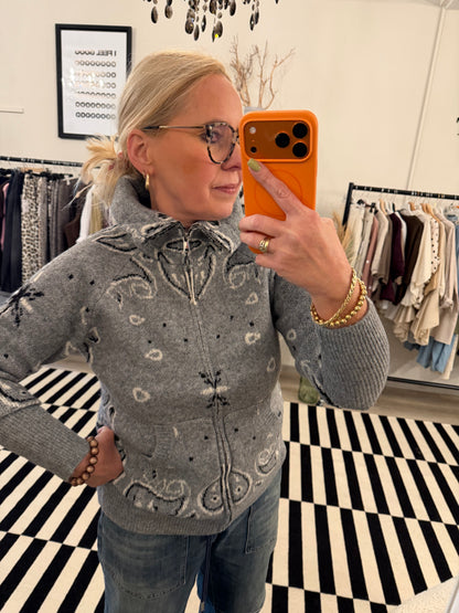 Cardigan Bandana