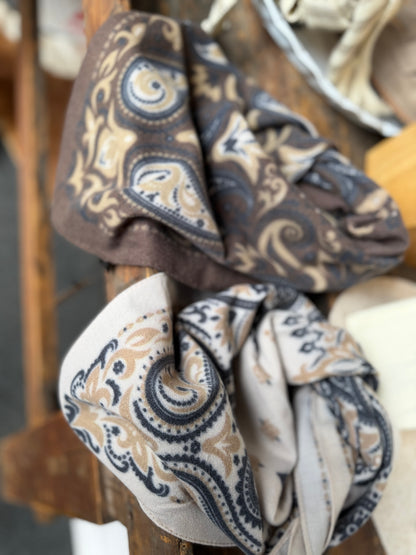 Paisley Tuch