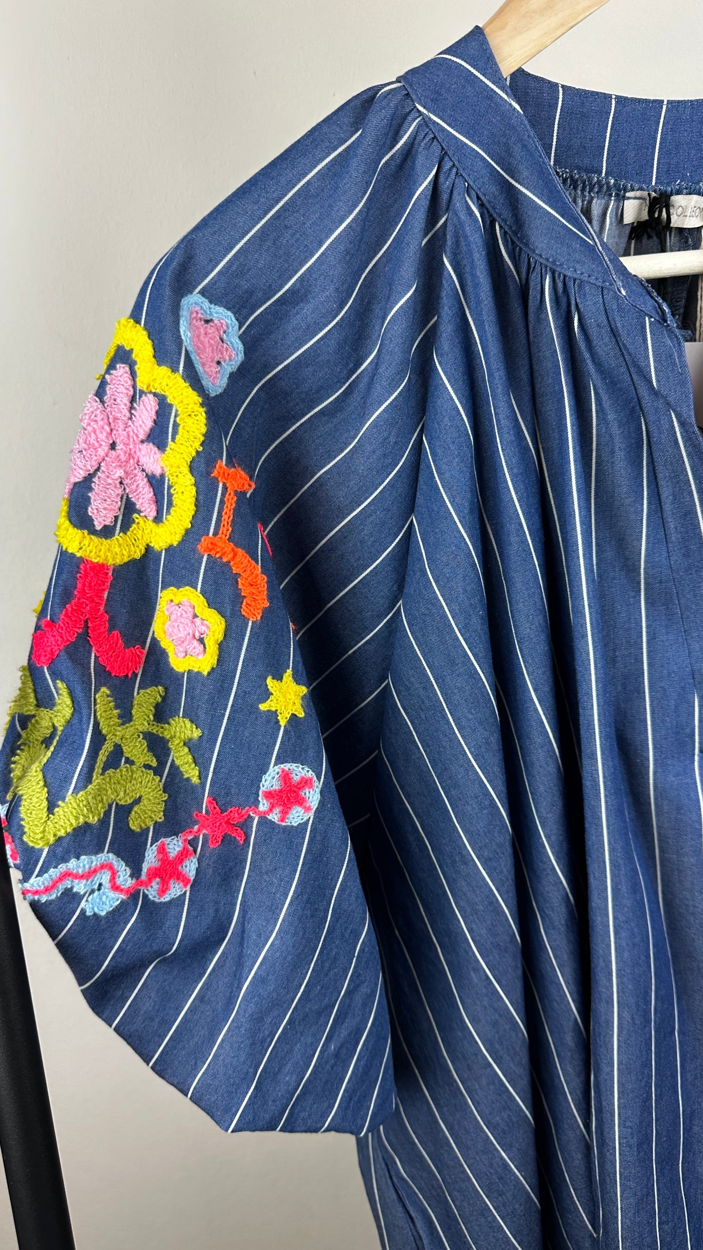 Jeanskleid Pinstripes & Flowers