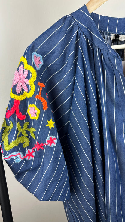 Jeanskleid Pinstripes & Flowers