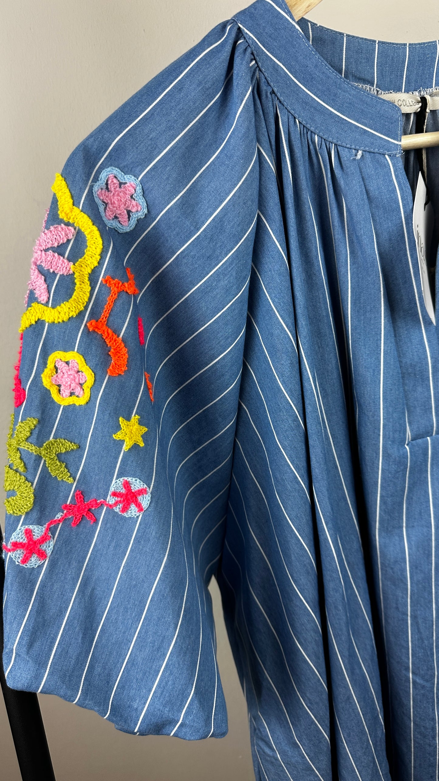Jeanskleid Pinstripes & Flowers