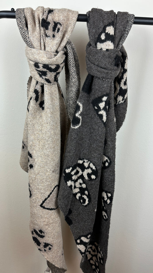 Dreieckschal mit Leo Herzen