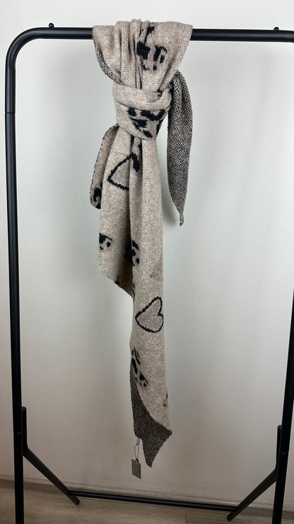 Dreieckschal mit Leo Herzen