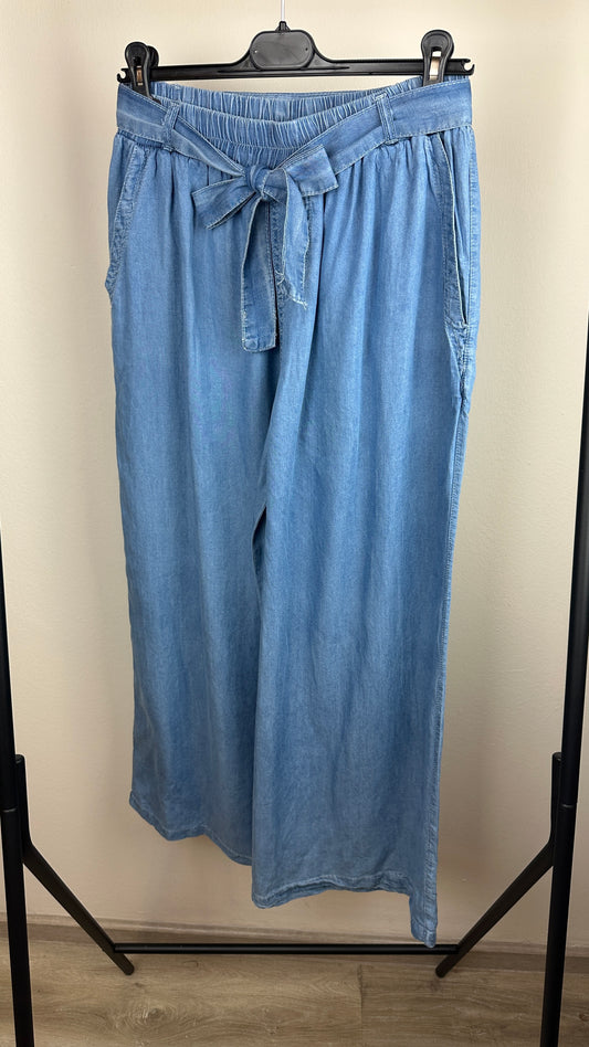 Sommerjeans mit Schleife