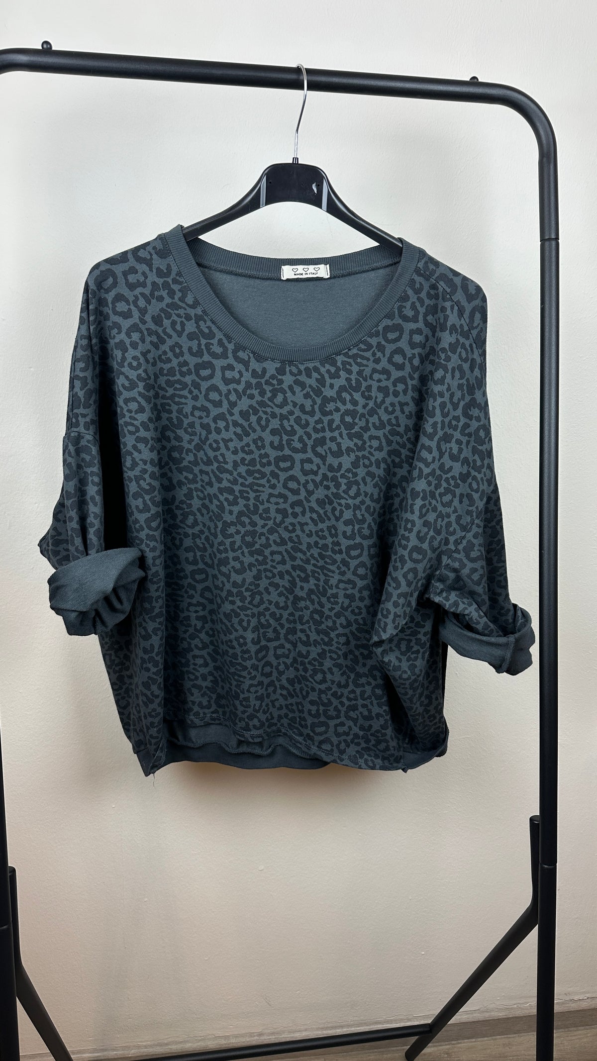 Leo Basic Sweaty