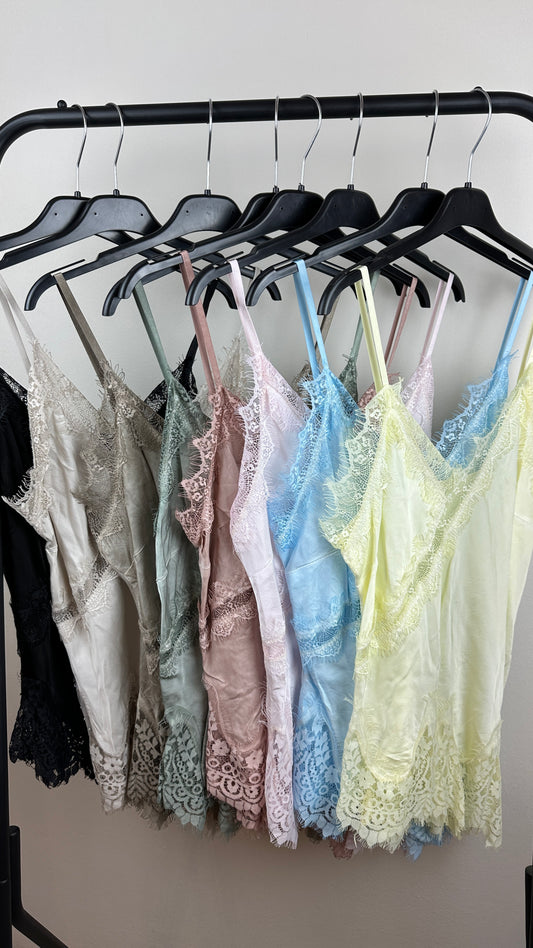 Asymmetrisches Spitzentop