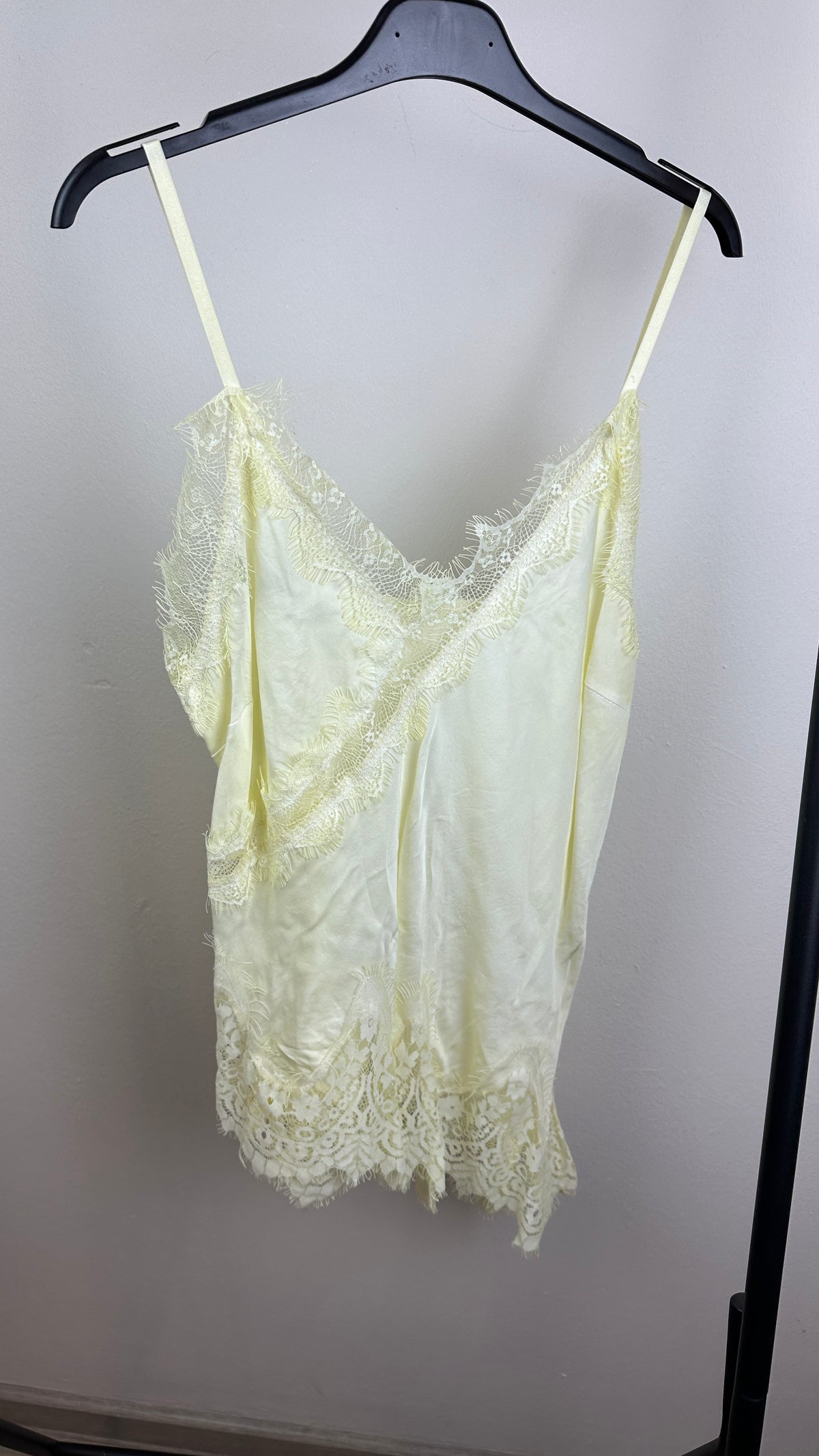 Asymmetrisches Spitzentop