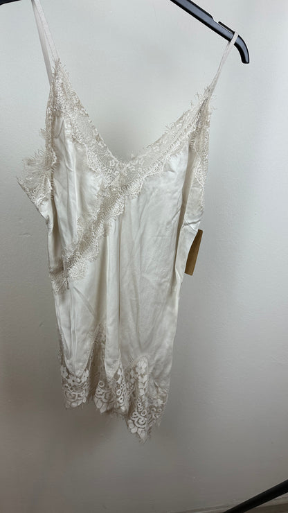 Asymmetrisches Spitzentop