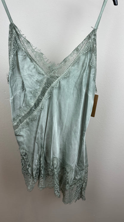 Asymmetrisches Spitzentop