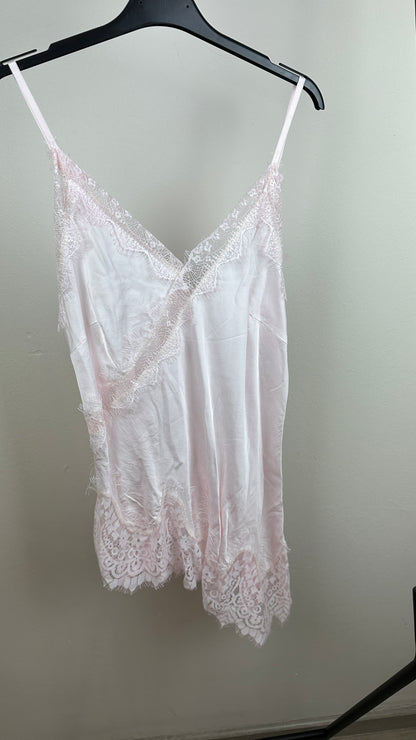 Asymmetrisches Spitzentop