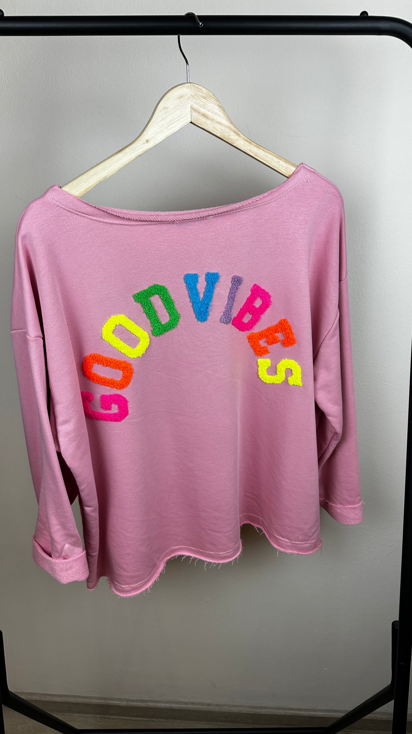 GOOD VIBES Sweater